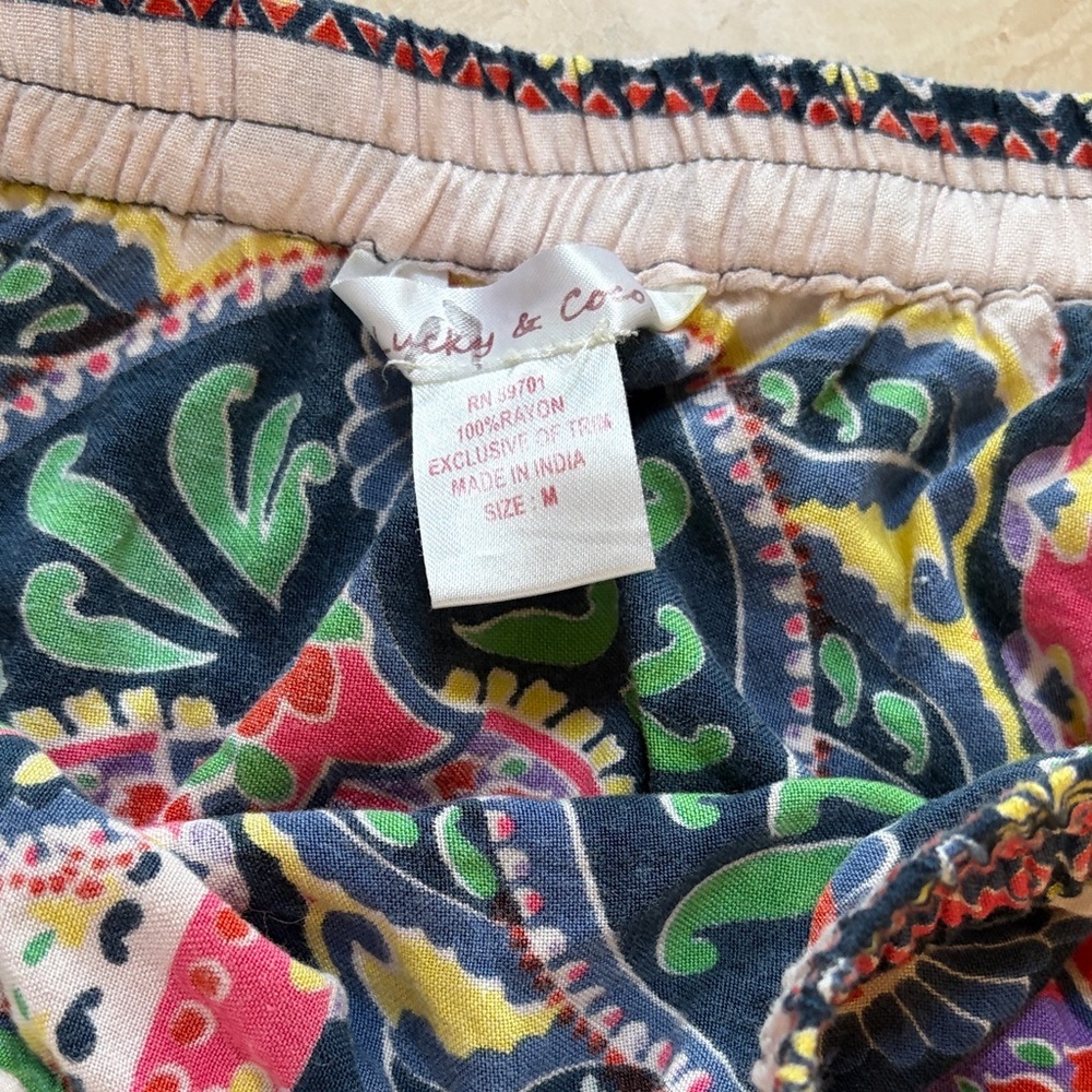 Elegant Paisley Maxi Skirt in Pink and Green - Picture 2 of 3